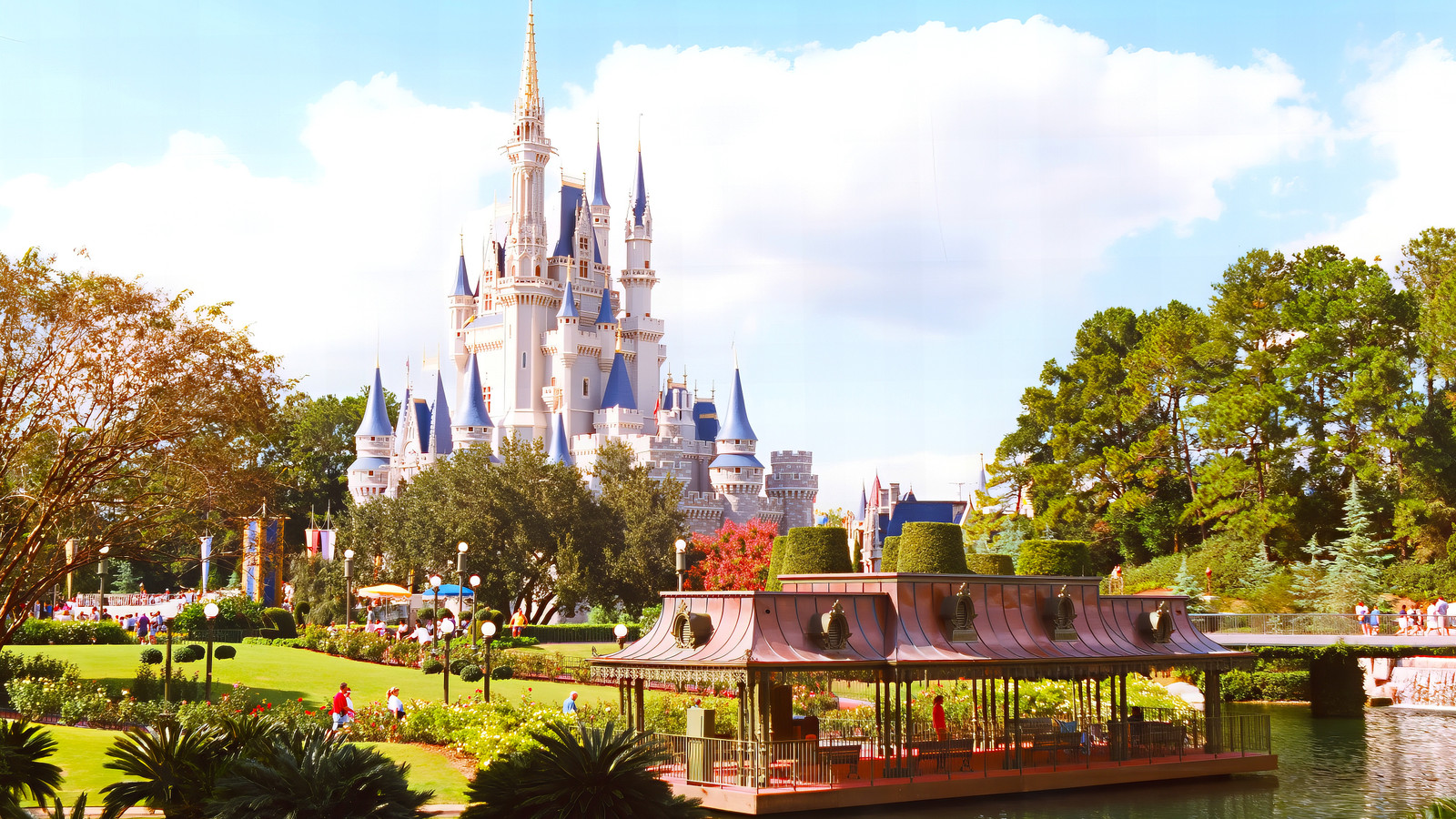 Disney World Keeps Quiet After Imposing Parking Ban Rule That Visitors Say Is Enforced Inconsistently