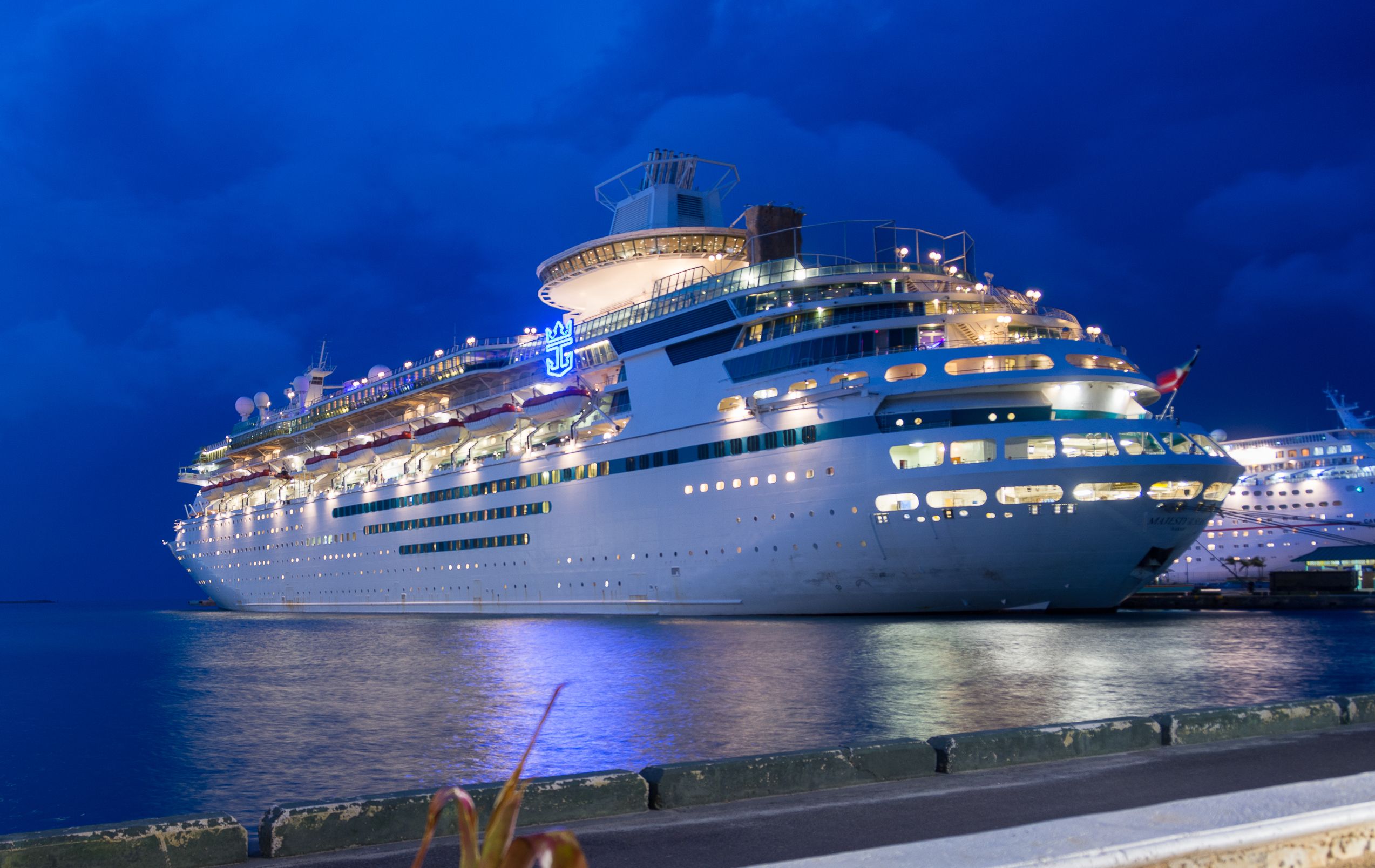 Royal Caribbean Blocks Off The Children's Pool And Immediately Returns ...