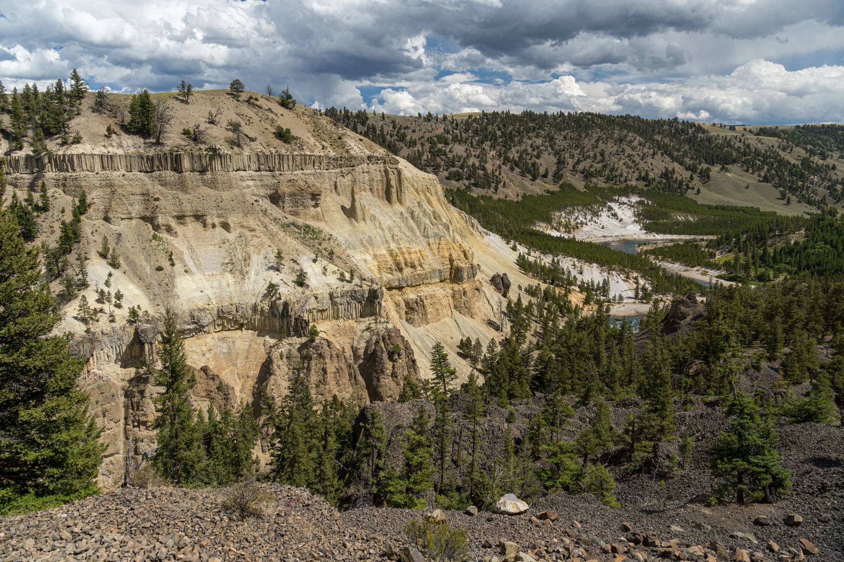 The Yellowstone River from the Calcite fountain overlooks the northern part of the Yellowstone National Park