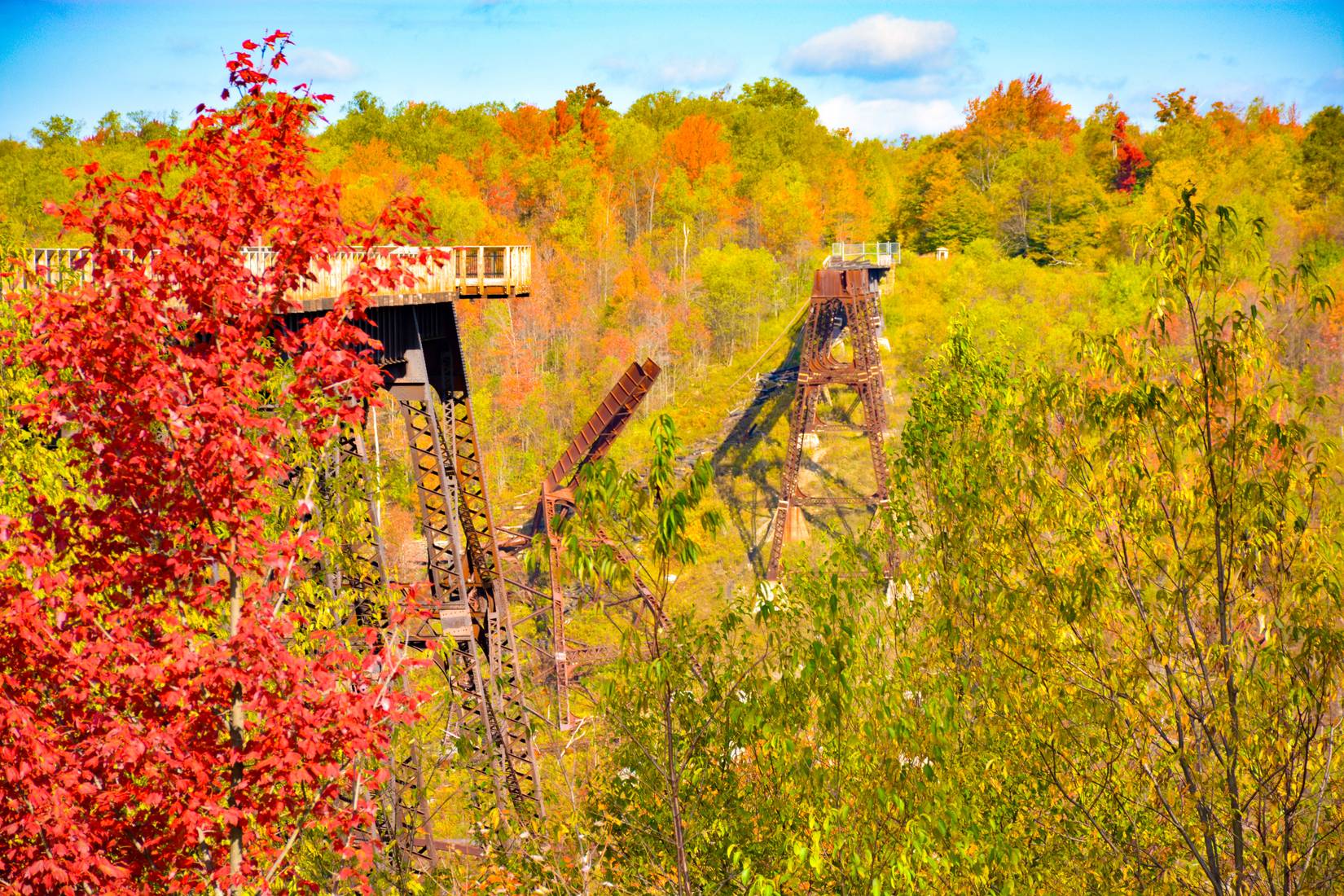 A Hidden Fall Foliage Viewpoint Just Reopened But Only For A Limited Time a-hidden-fall-foliage-viewpoint-just-reopened-but-only-for-a-limited-time