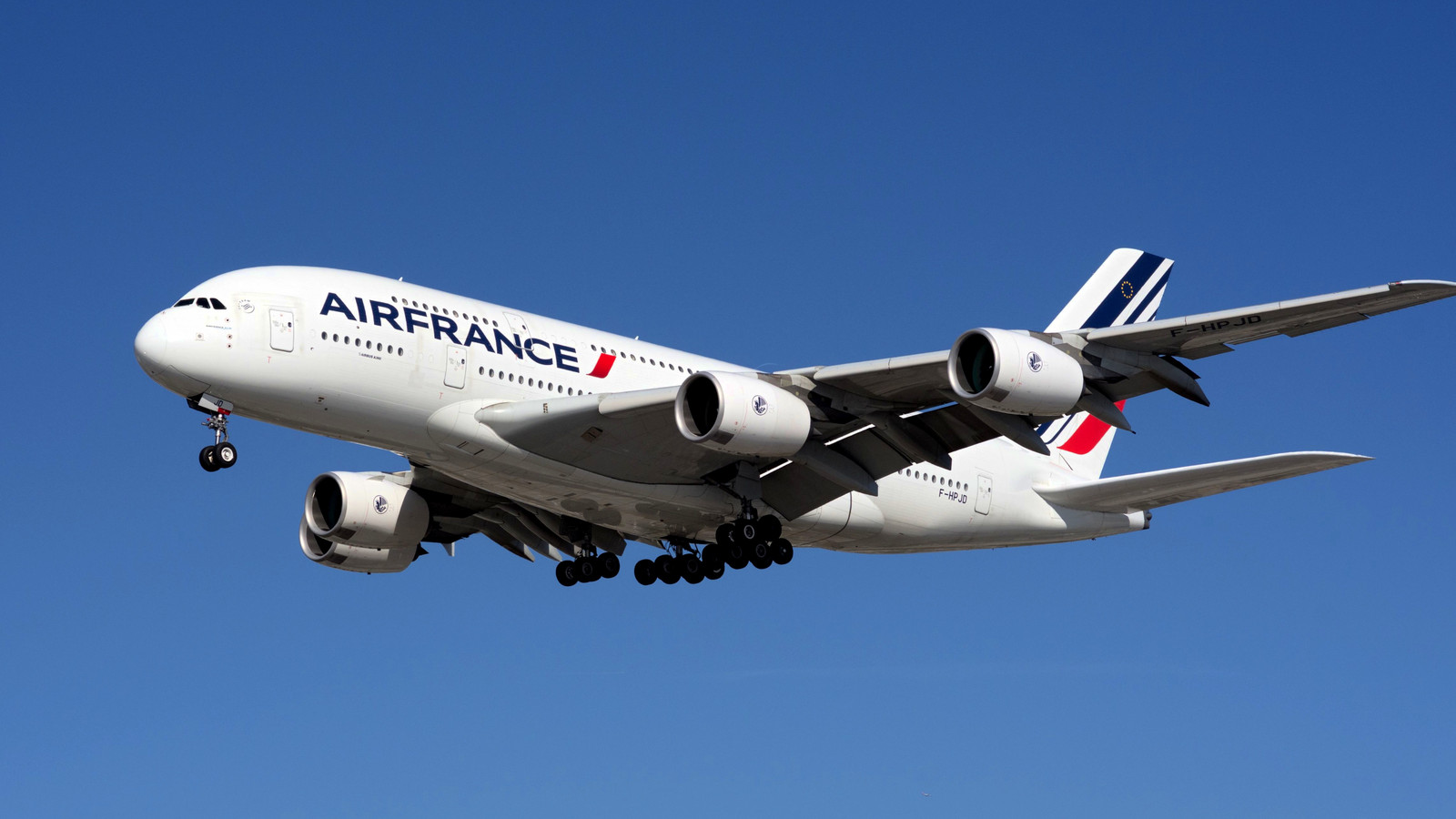 Thousands Of Travelers Spared From Total Gridlock As French Air Traffic Control Strike Is Abruptly Called Off