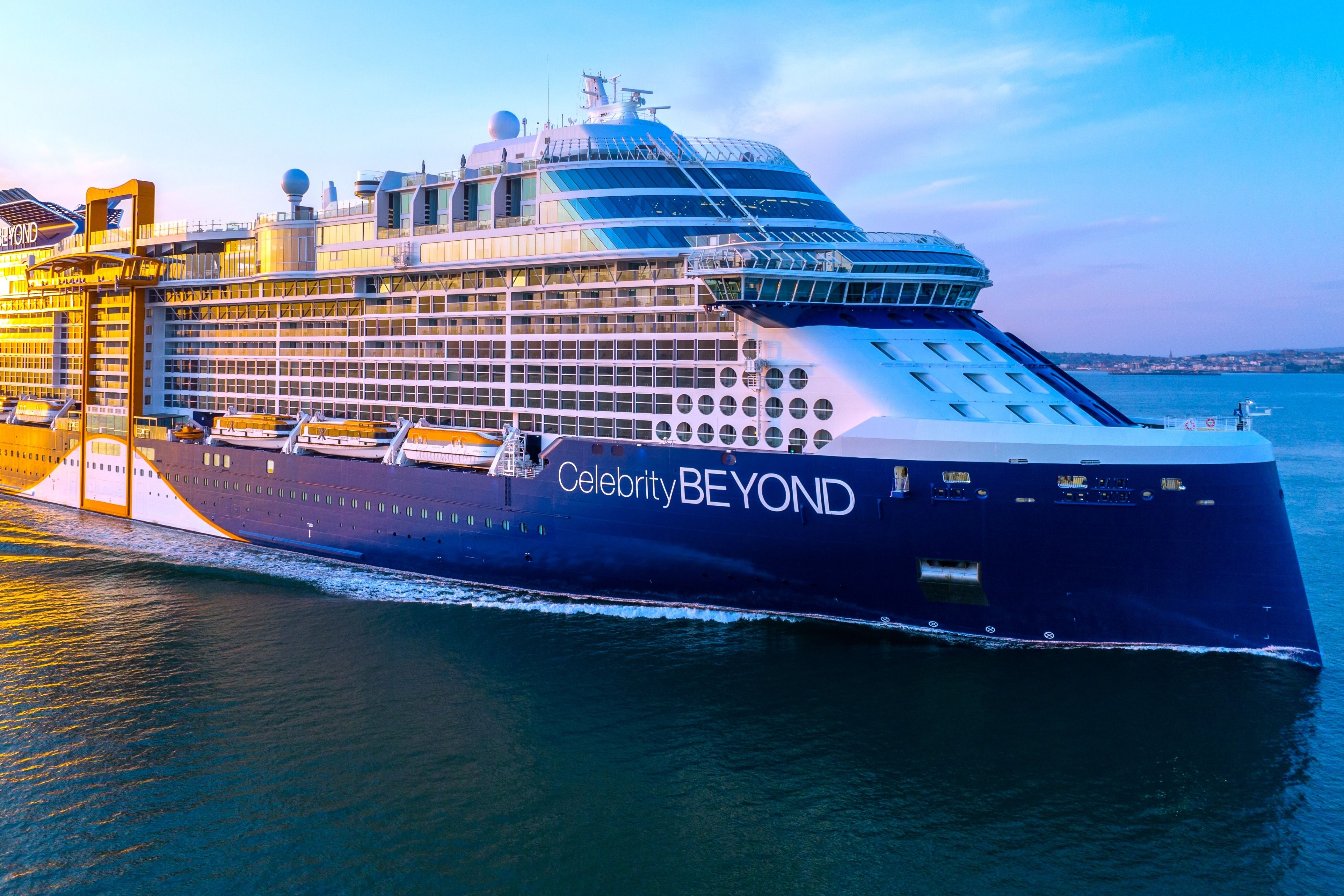 CELEBRITYⅡ cropped-celebrity-beyond-