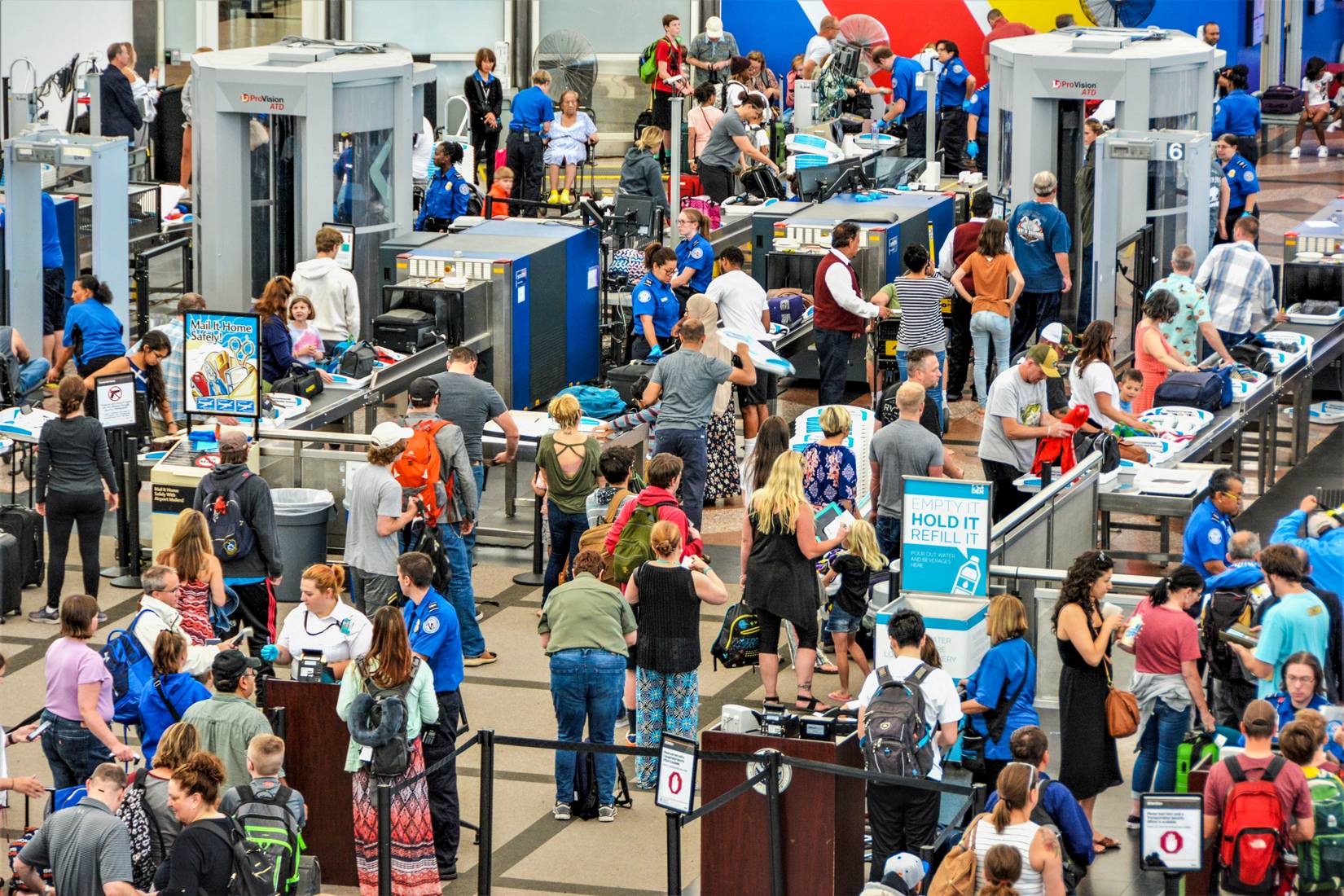 Long airport lines as TSA check passengers