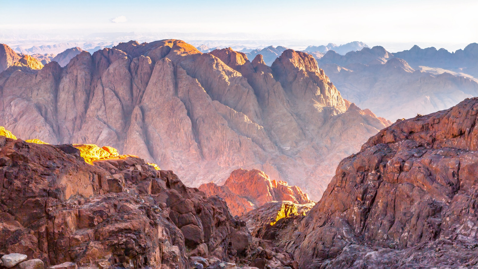 Archaeologists In Egypt’s Sinai Desert Just Found A 3,500-Year-Old Military Fortress With Fossilized Dough That’s Redefining Ancient History
