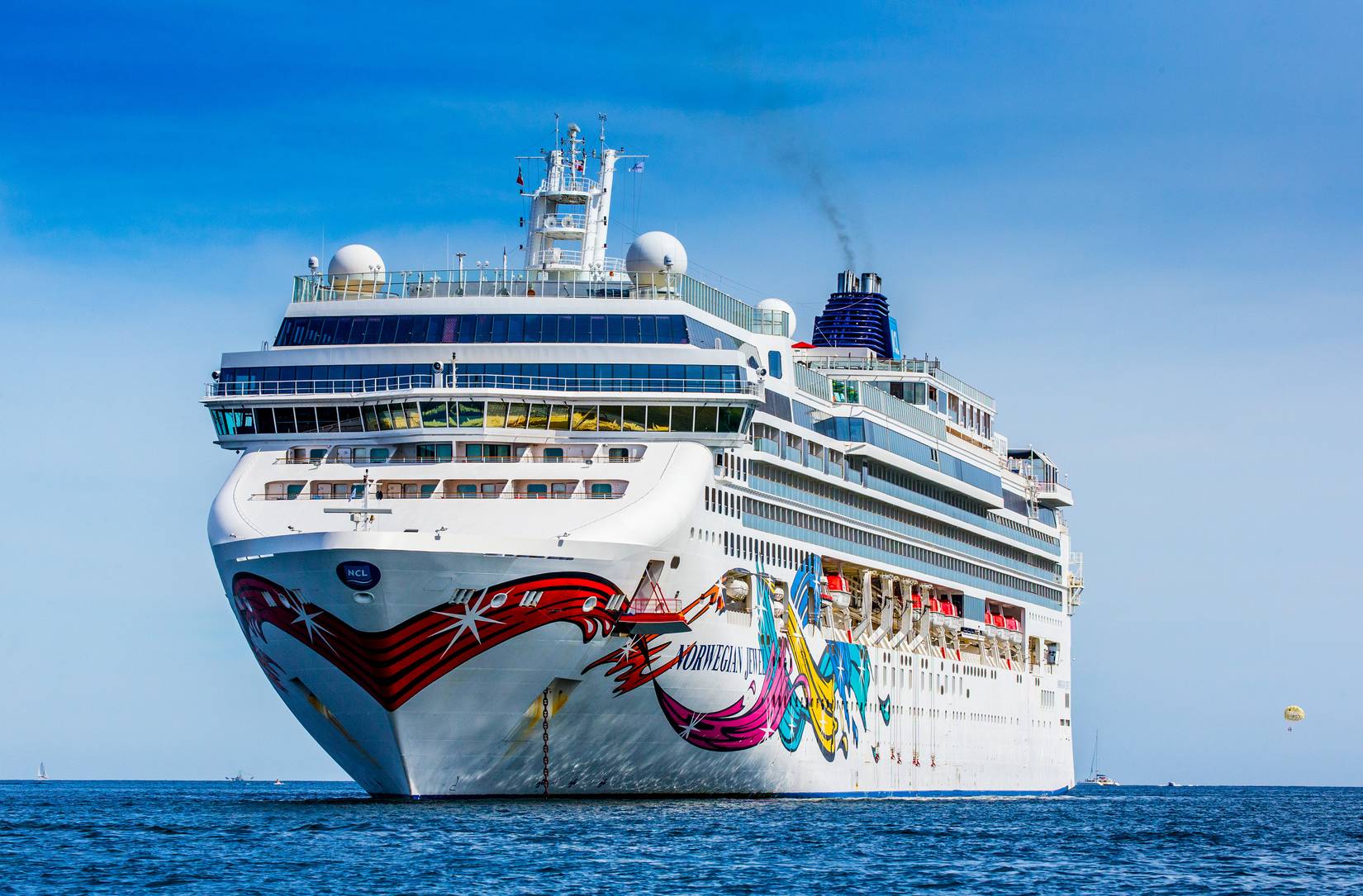 Norwegian Cruise Line NCL Norwegian Jewel ship at sea