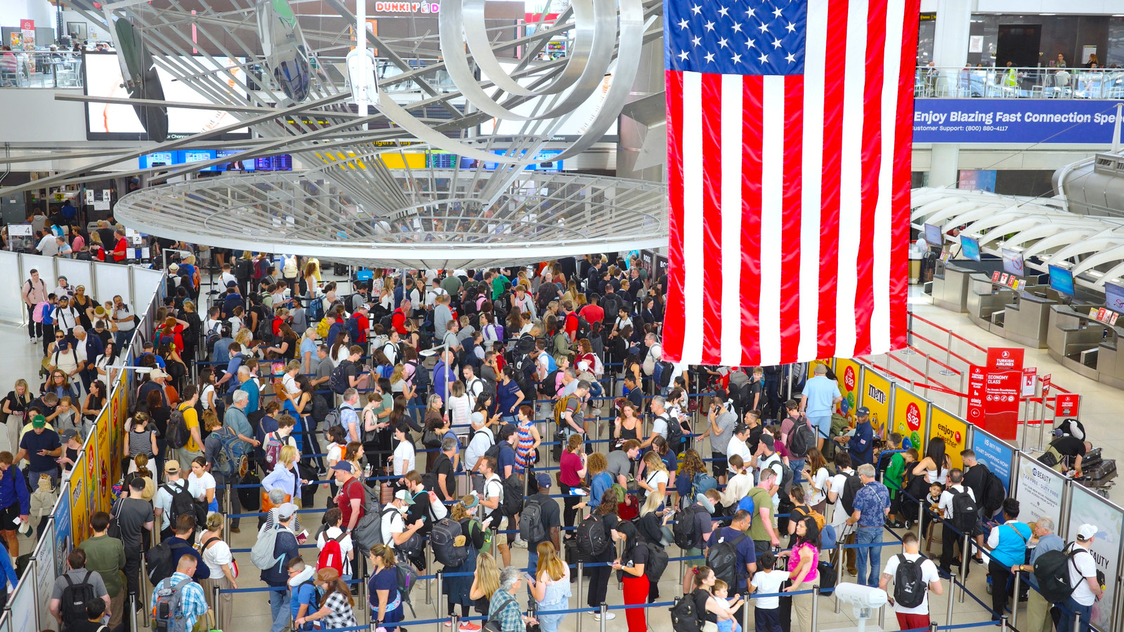 Past Government Shutdowns Slashed On-Time Flights—Here's What History Says About 2025