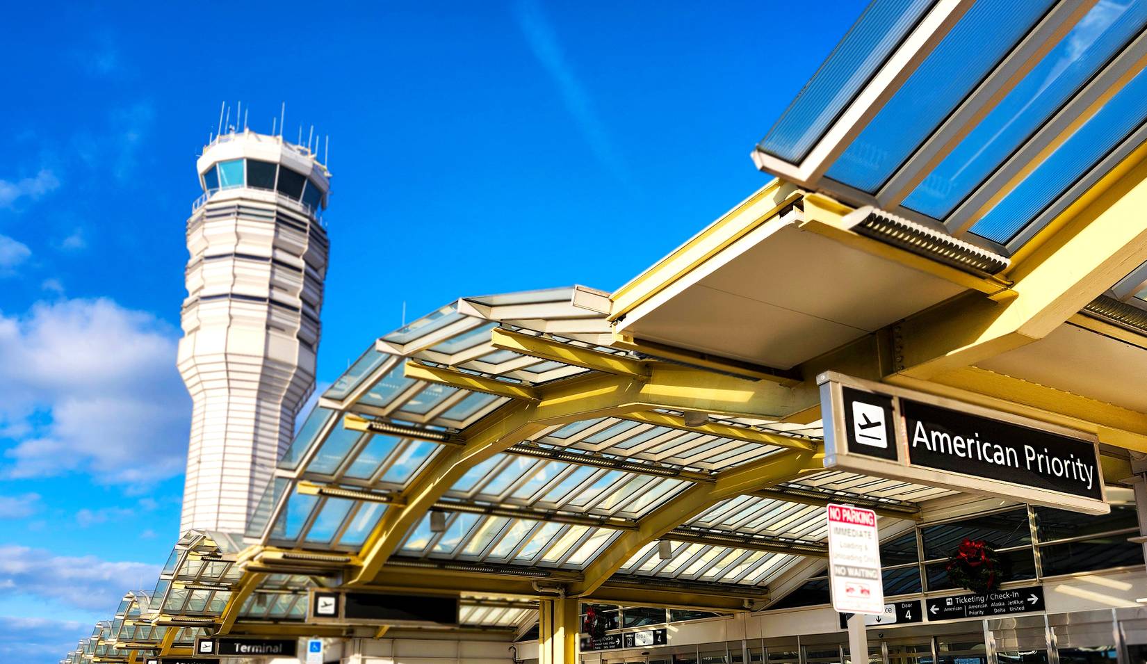SkyWest And Ronald Reagan Washington National Airport Lead Day 1 Of FAA