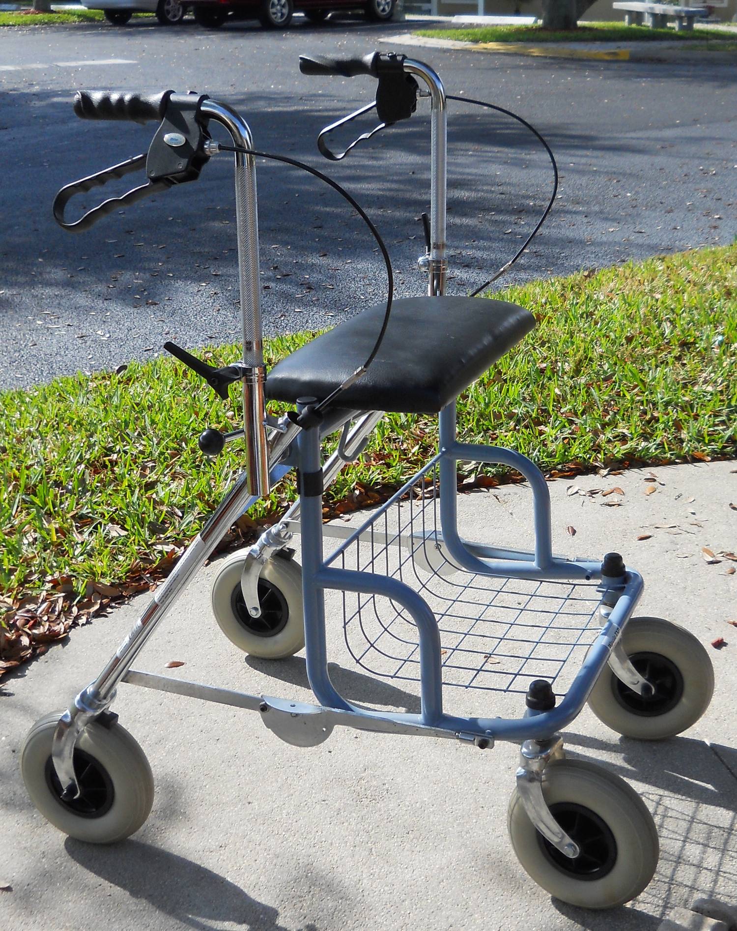 Rollator with seat