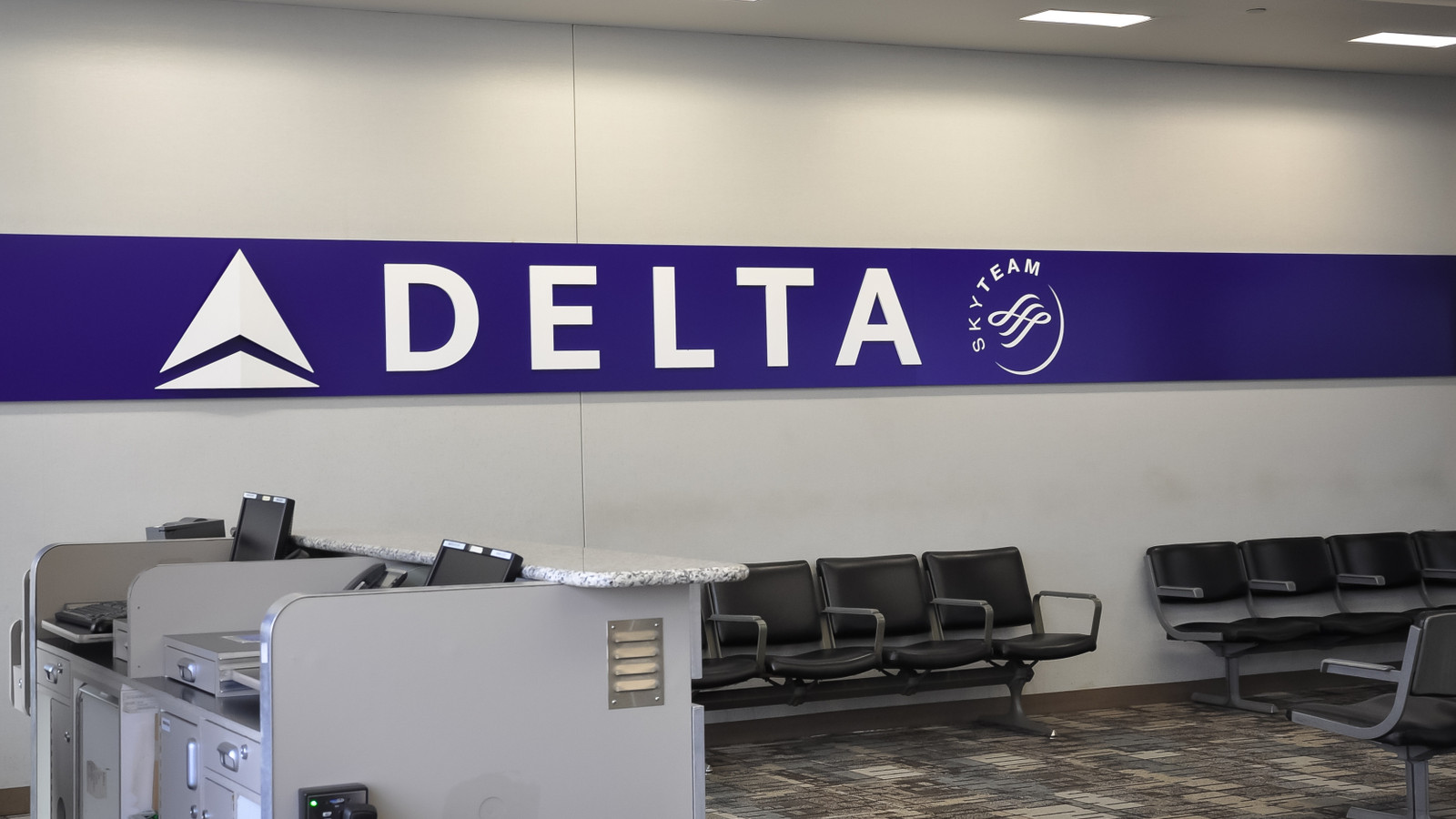 Delta Air Lines Flight DL3570 Met By Firetrucks While A Complete Ground Stop Also Issued On The Carrier