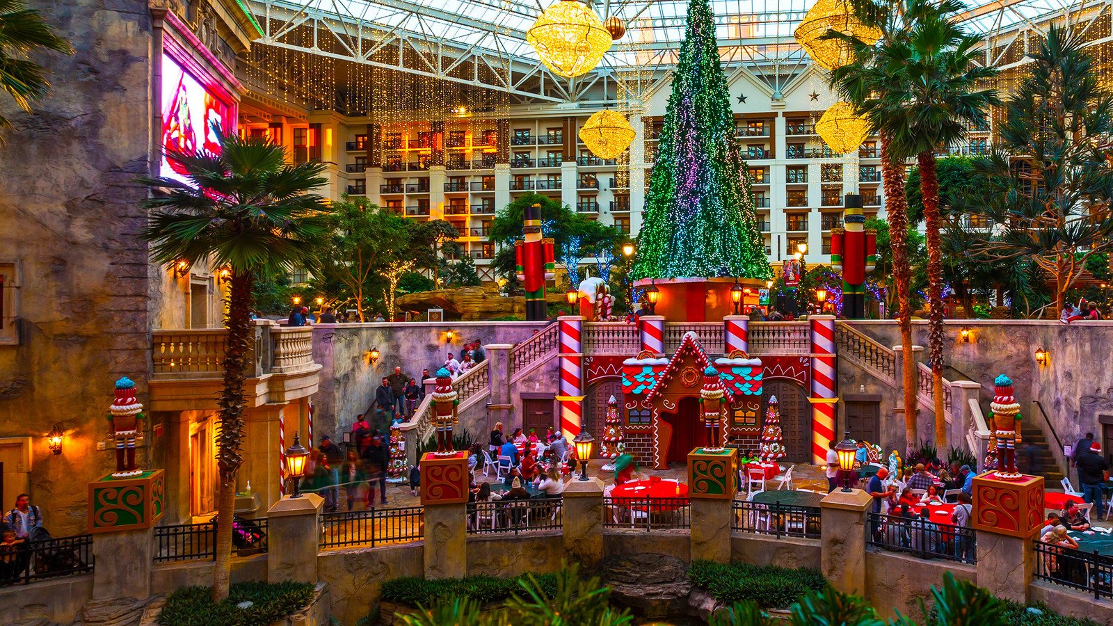 America's Best Place To Celebrate Christmas Is Officially This Charming Texas Town