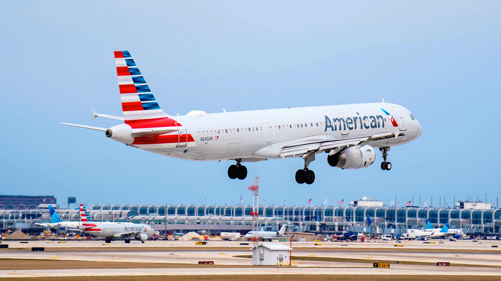 American Airlines Sets Example For Competitors During Chicago O'Hare's Hundreds Of Cancellations