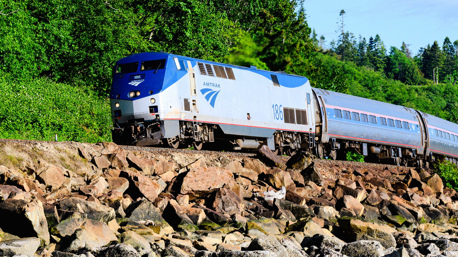 Amtrak Warns Of Weekend Travel Disruption On Cascades Trains, A Midwest Service, And A Popular Long-Distance Route