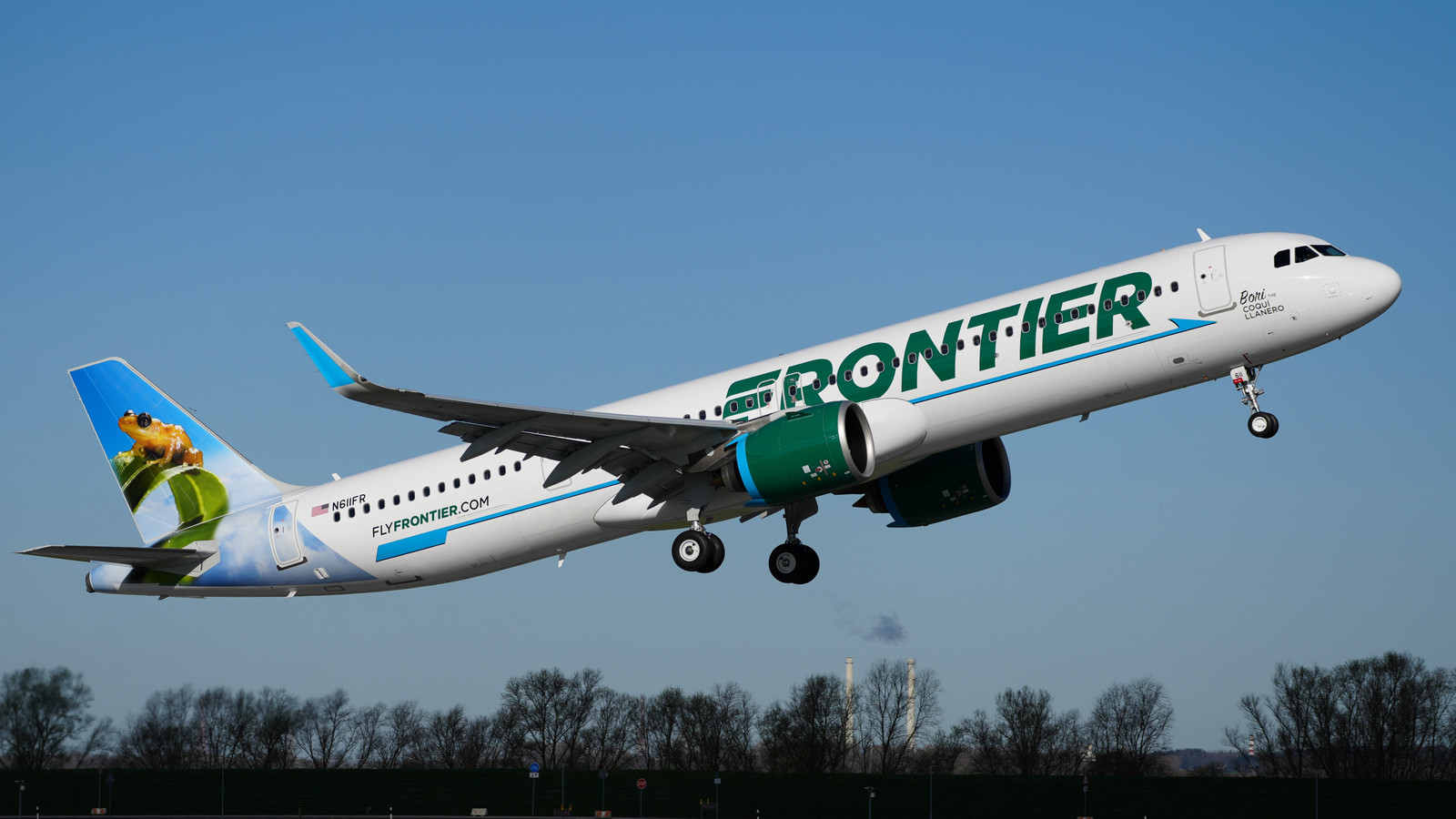 Frontier Airlines Flight F9-1046 Declares Emergency As Multiple Flight Attendants Suddenly Fall Sick