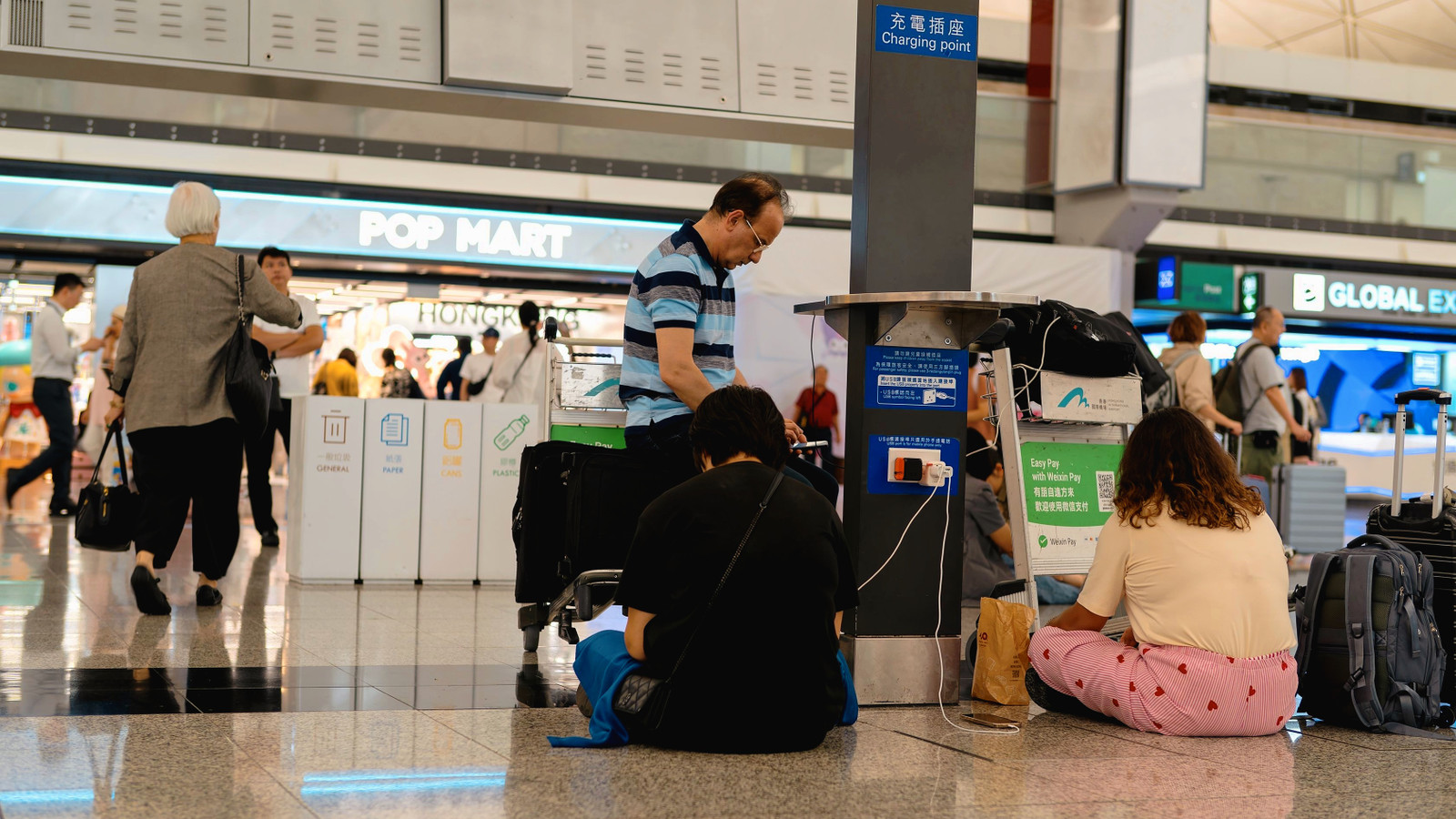 FBI Denver’s Airport Warning On Charging Phones Before Flights Has Remerged, But Experts Claim It’s Unfounded