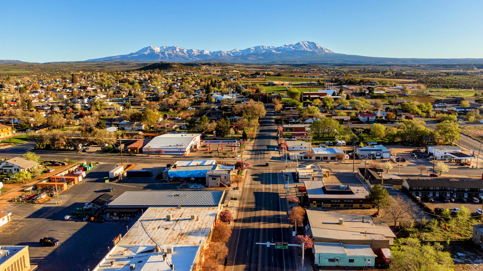 Skip Moab: This Underrated Desert City Also Has Access To Utah's Top National Parks And Popular Sites