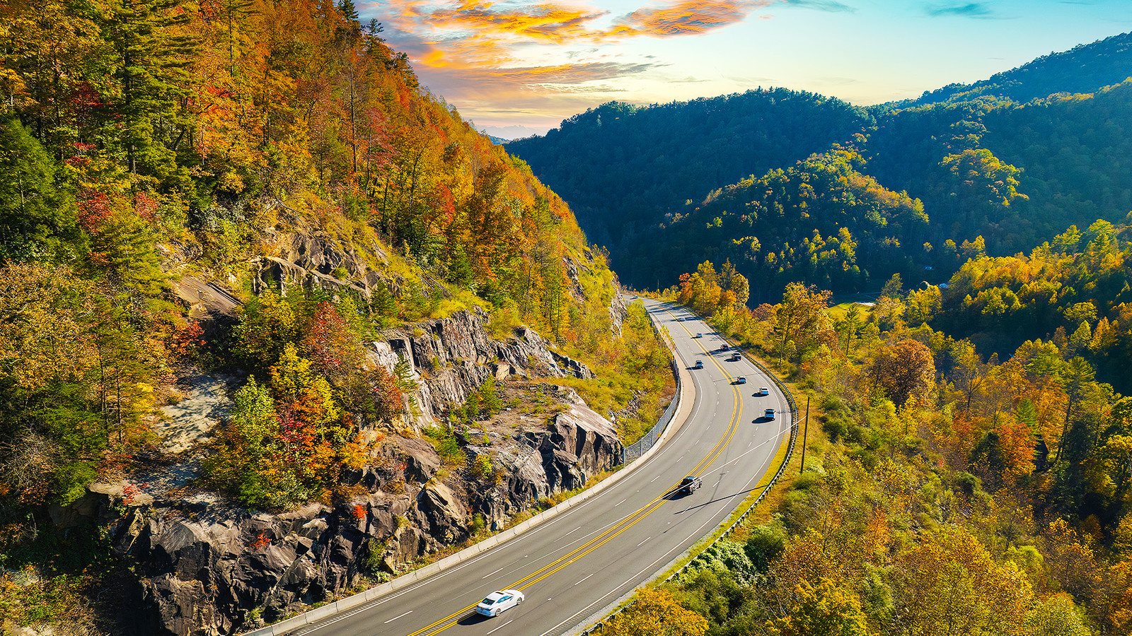 Forget Route 66: These 7 Road Trip Routes Lead To America's Most Beautiful Places