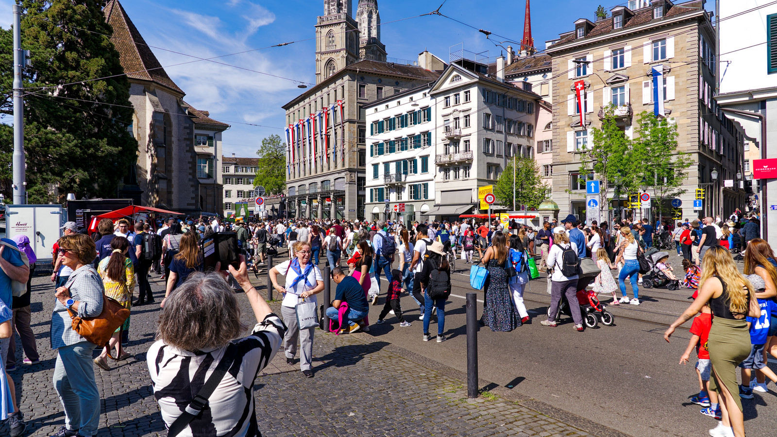 Canadian Government Alerts Travelers On Gender-Based Imprisonment, Clothing Ban, And Flight Disruptions In Tourist Spots