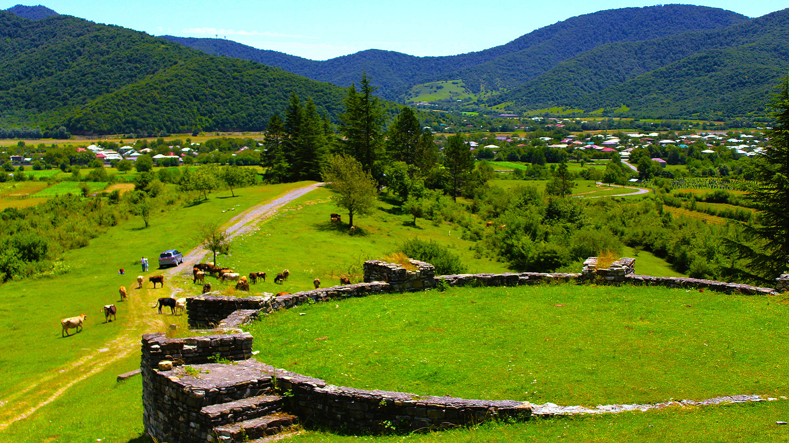 Why Americans Keep Ignoring The "Do Not Travel" Warning For This "Paradise"