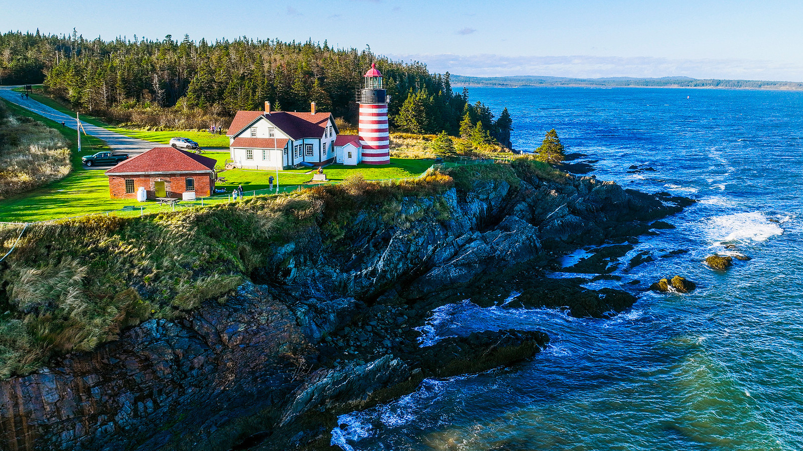 America’s Most Romantic Road Trip Is An Underrated Route Near The Canadian Border Lined With Storybook Lighthouses