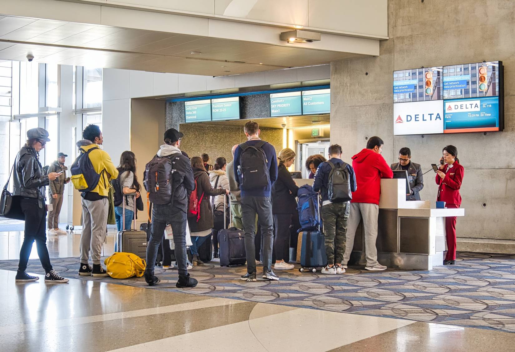 Delta Gate Activations Delta Air Lines Apologizes After Pilot Is Escorted Off