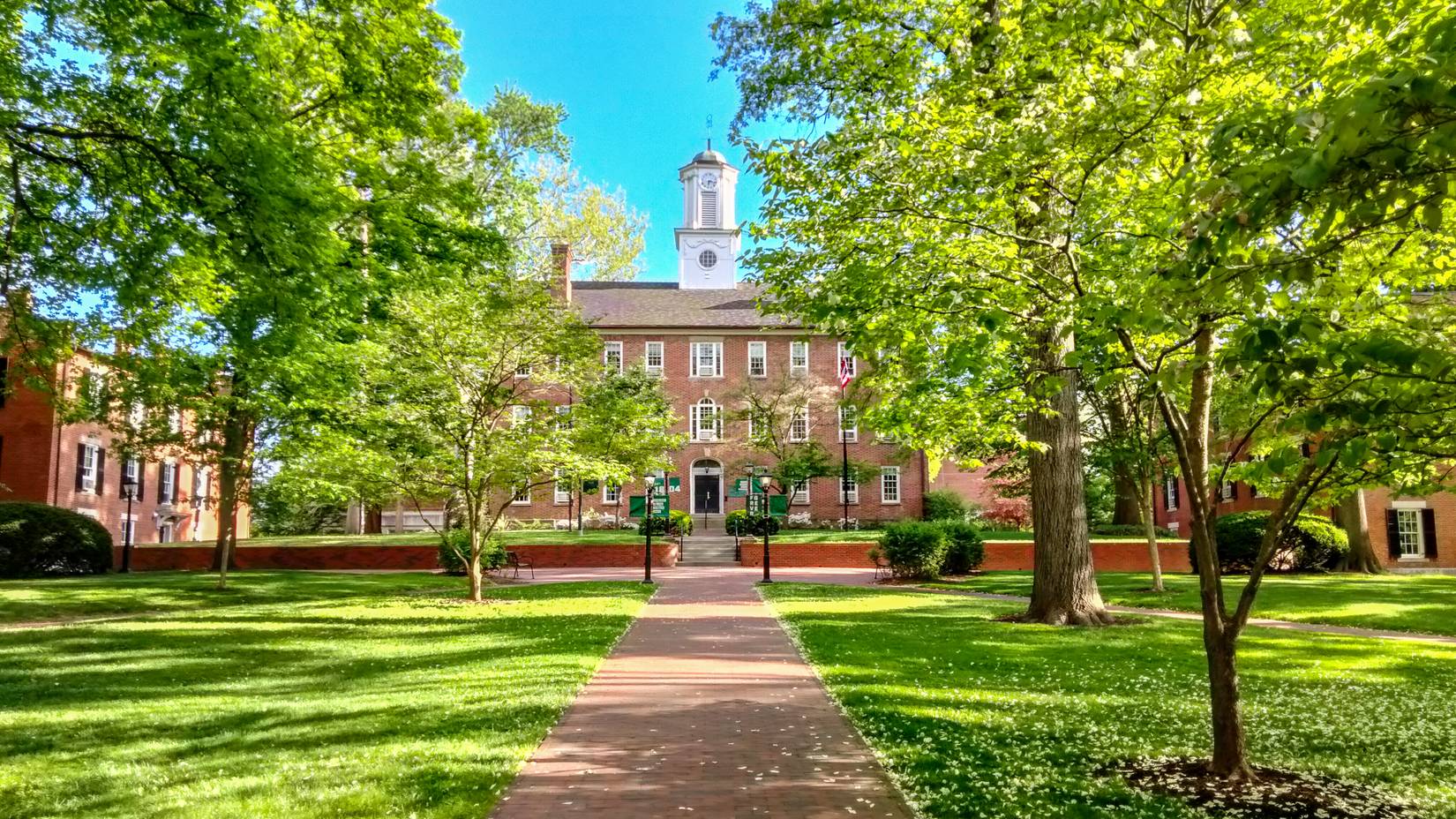 10 Most Beautiful College Towns In The U.S. In 2026