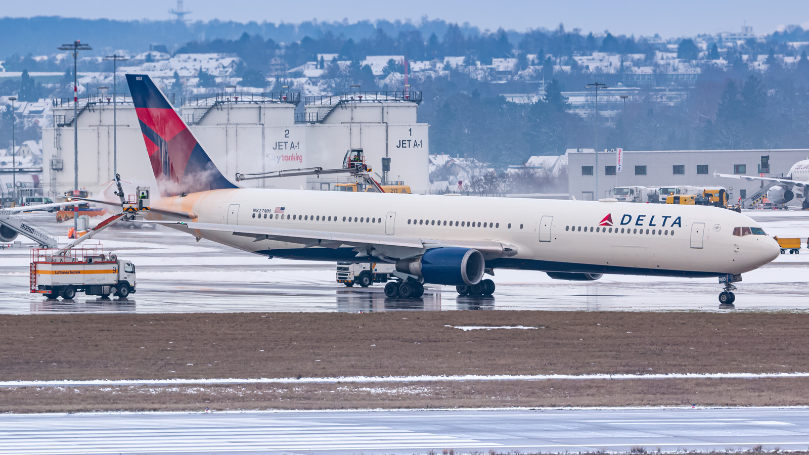 Delta Air Lines Flight 4819 That Crashed At Toronto Pearson Airport Gets Investigation Update A Year Later