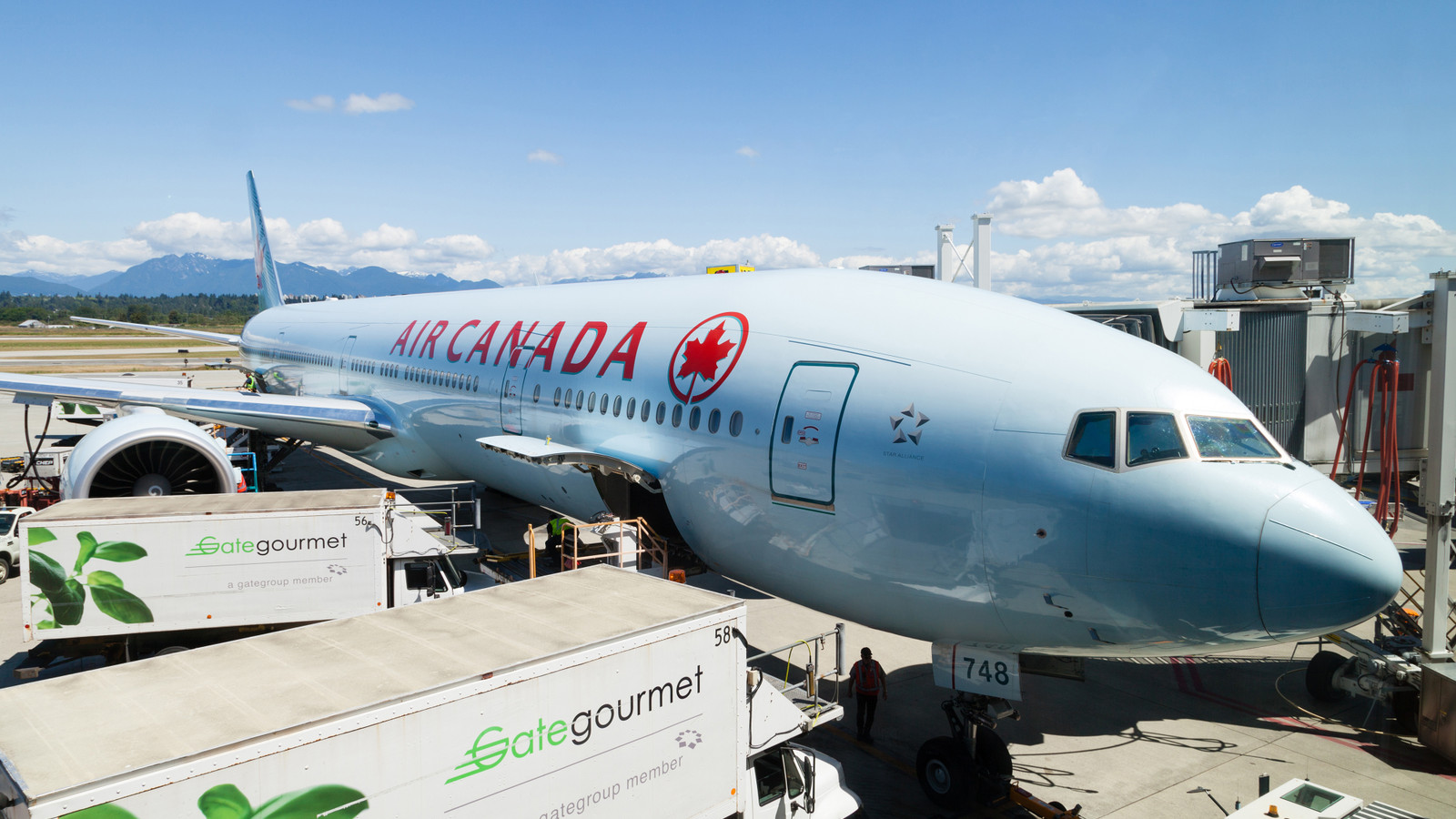 Air Canada Cuts Flights to U.S.-Boycotted Canadian Spot