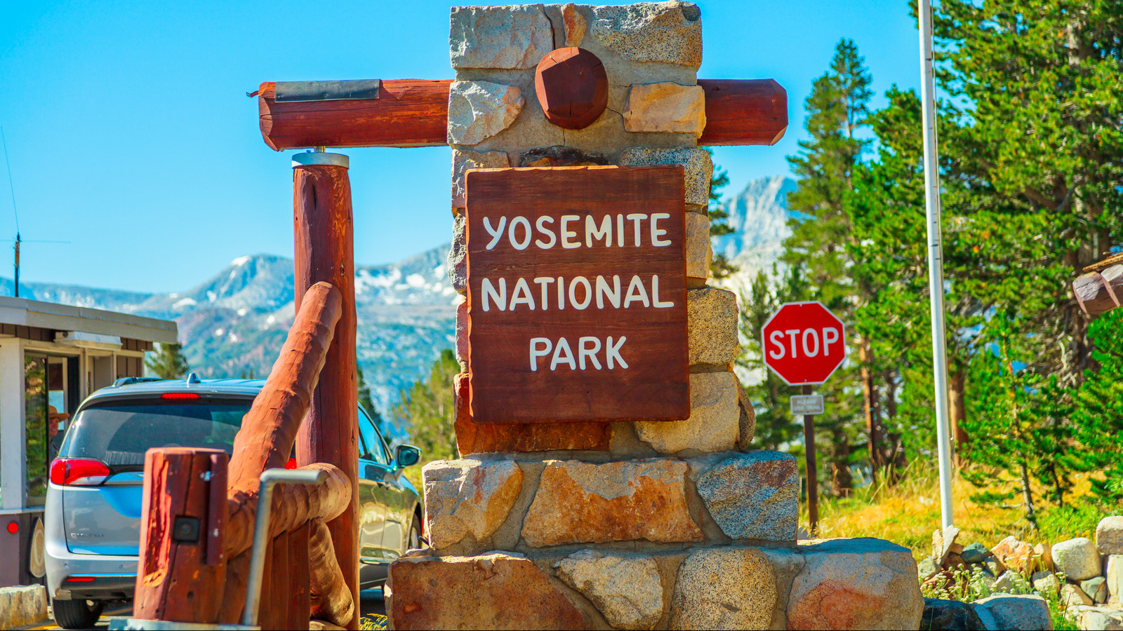 Yosemite National Park Keeps Quiet As Ranger "Illegally Fired" For Banned Flag Use Begins First Free Speech Battle: "Constitutional Rights Are Necessary"