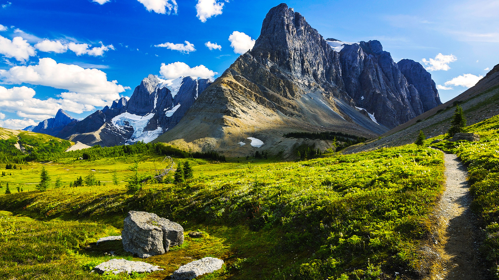 This Underrated National Park Rivals Banff With Dramatic Rocky Mountain Views And N