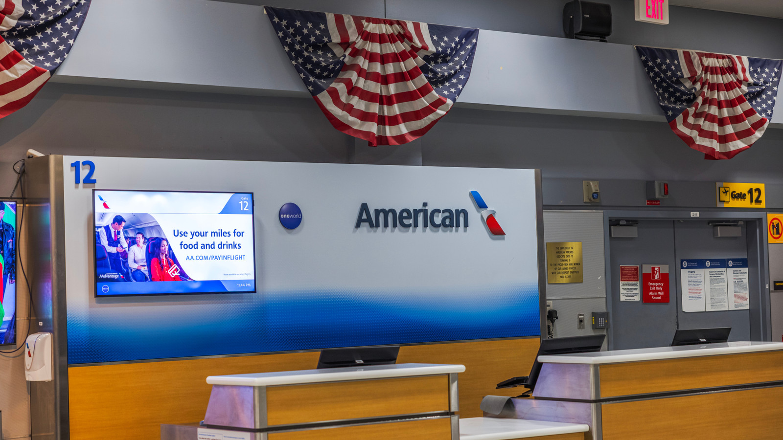Travelers Defend American Airlines After Passenger Misses Flight Due To Lack Of Staff