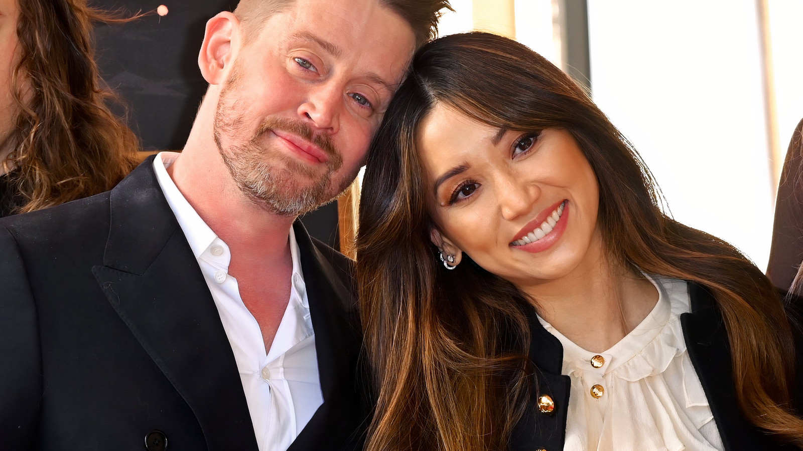 Alaska Airlines Issues Honest Statement After Macaulay Culkin And Brenda Song Are Stripped Of First-Class Seats