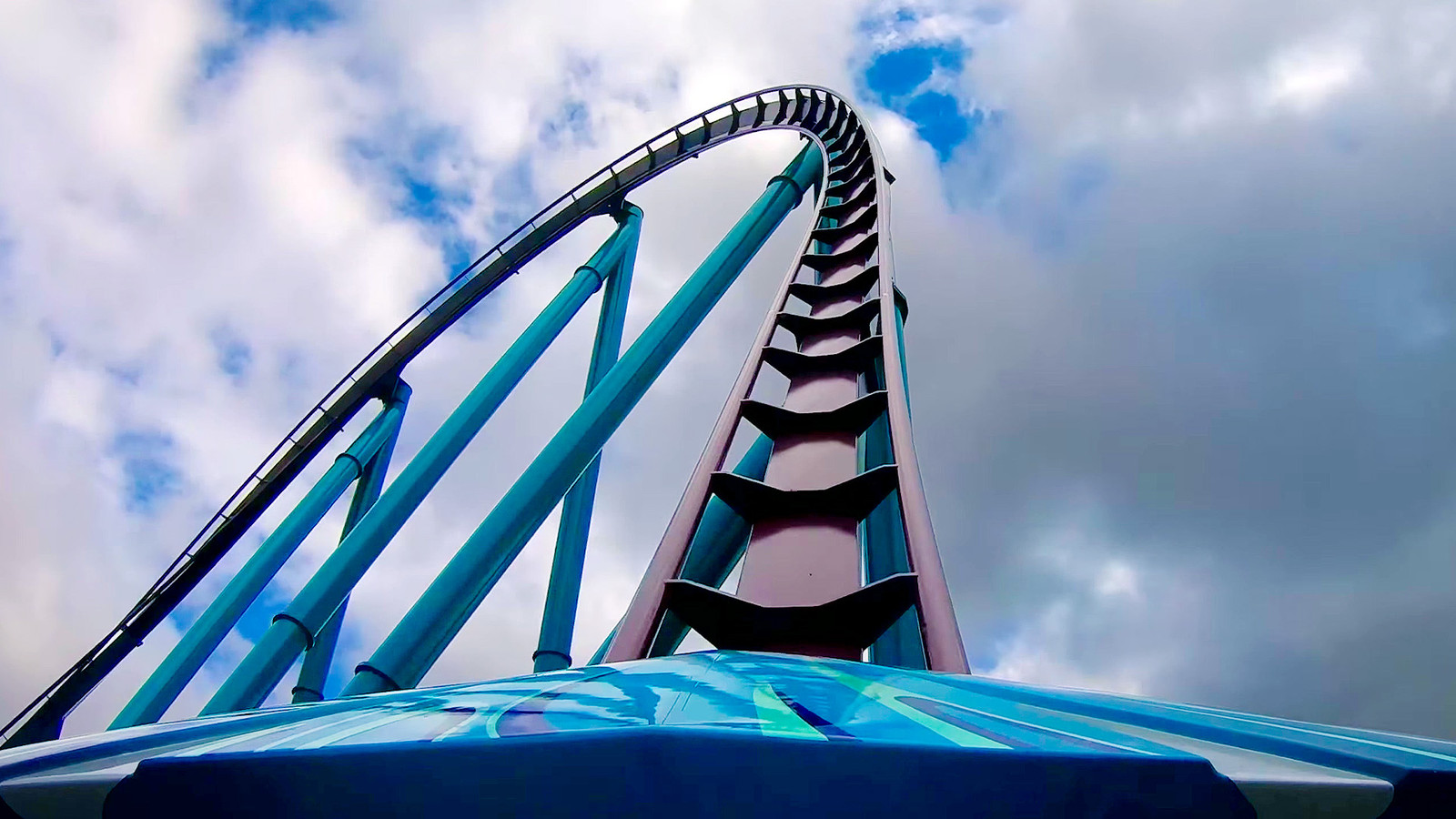 8 Most Epic Record-Breaking Roller Coasters In The U.S. In 2026
