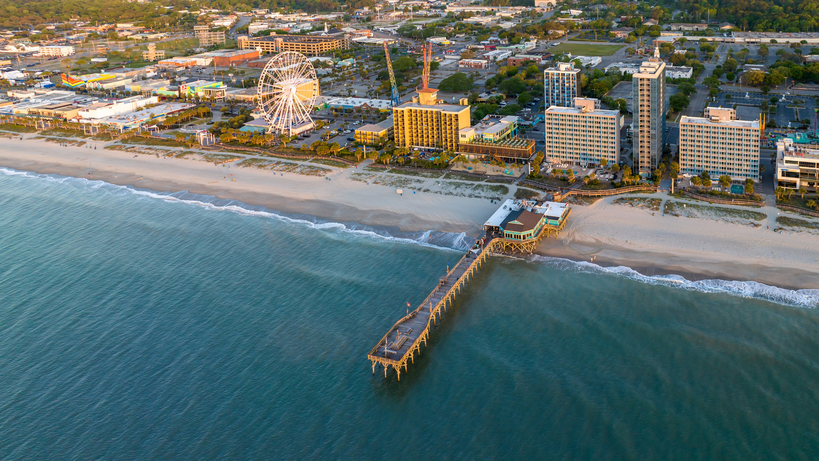 U.S. Beach Destination Halves Prices For Canadian Snowbirds After Steep Decline In Tourists
