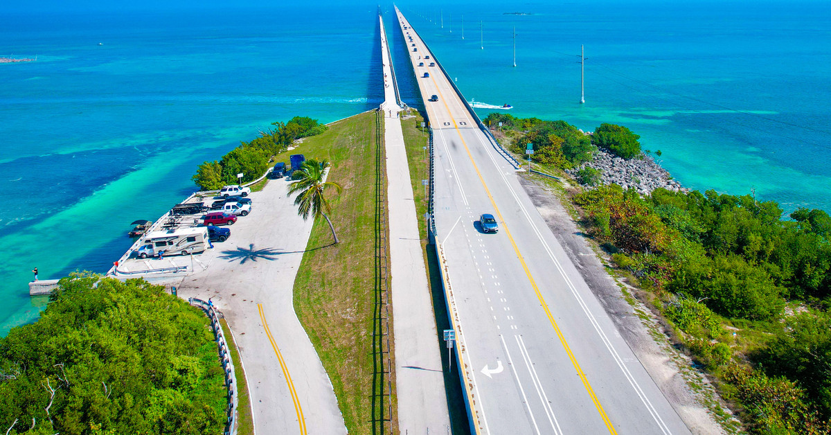 The Only U.S. Highway That Runs Across Open Ocean For 100+ Miles