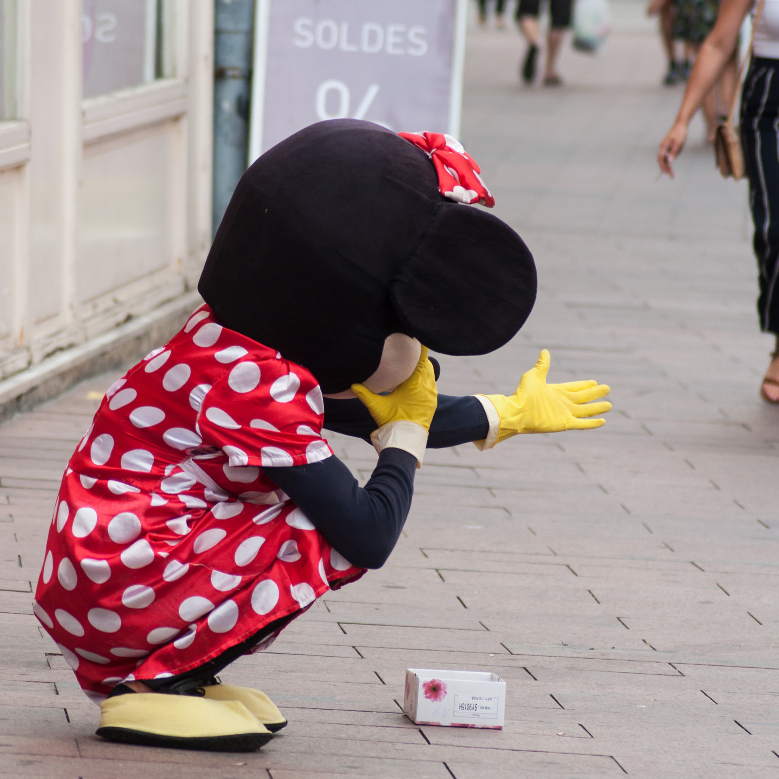 minnie mouse smoking a cigarette Las Vegas Has Lost Its Disney Touch As Minnie Mouse Debacle Goes Viral