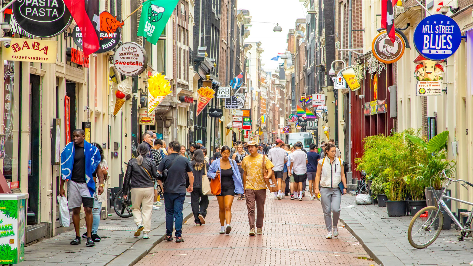 U.S. Travelers Told To Be Extra Vigilant In World's Safest Destination Due To "Explosive Incidents" Targeting Tourist Sites