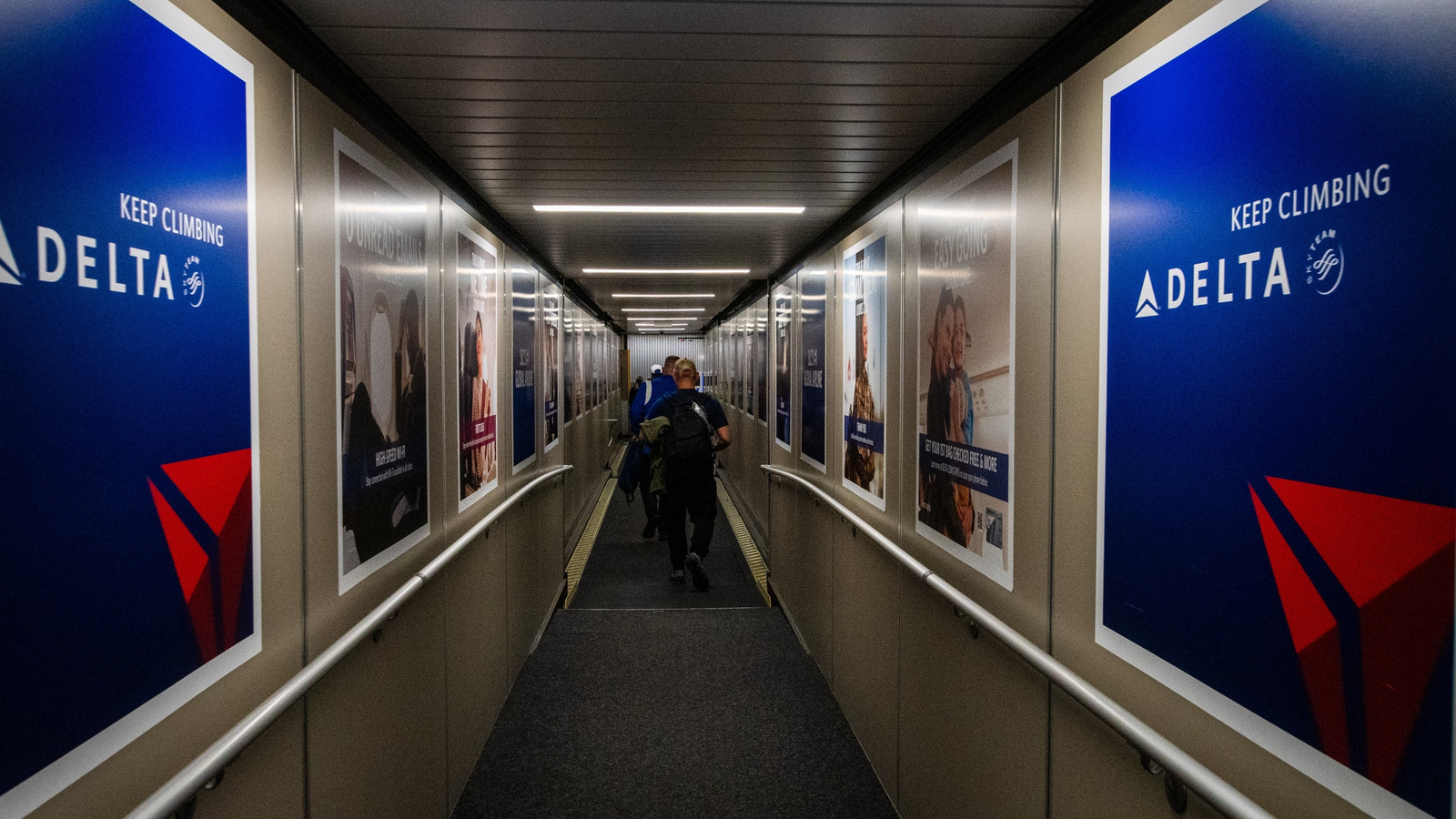 delta airlines e cigarette policy Delta Air Lines Warns Passengers Of 