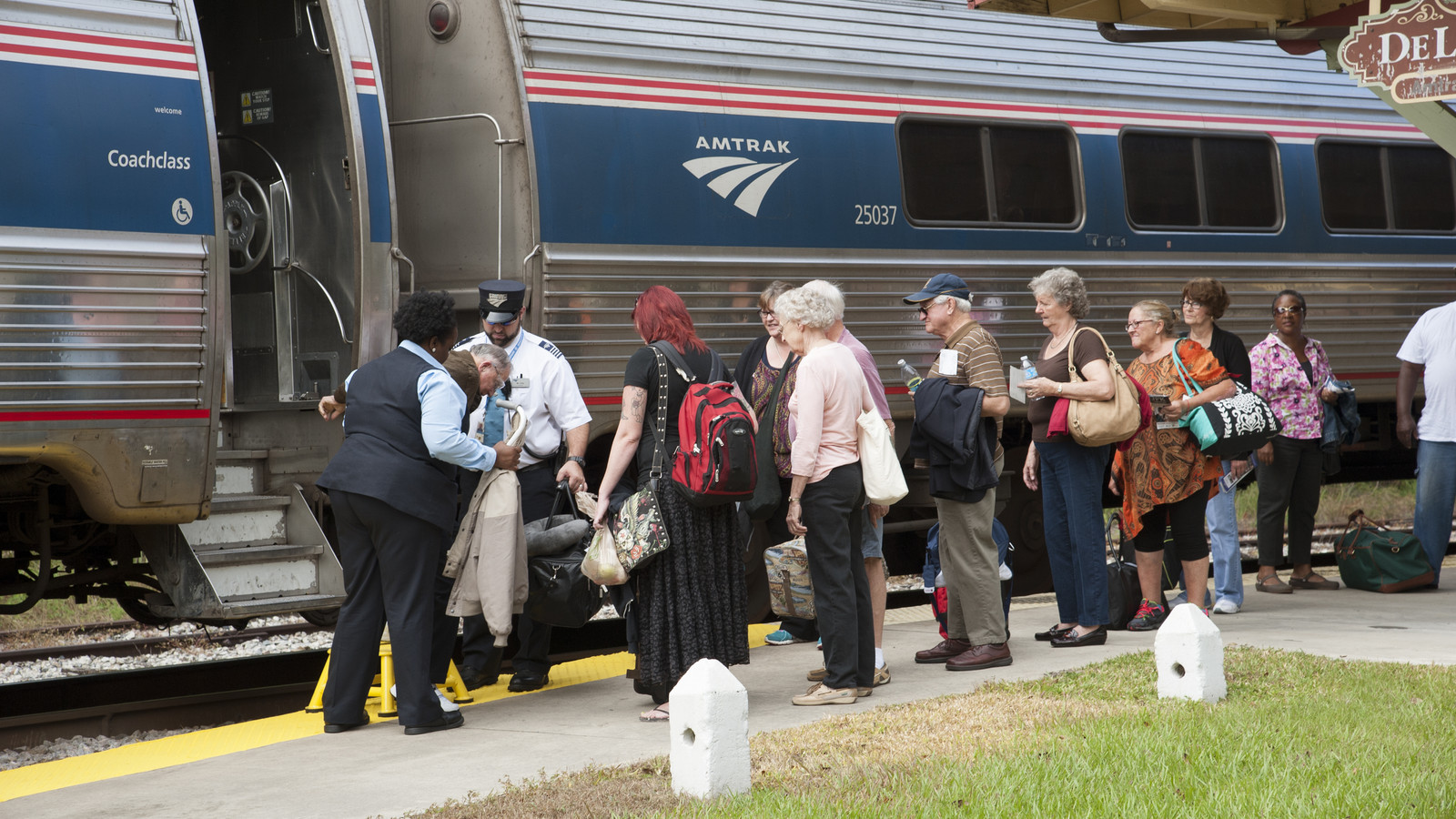 Amtrak Soars In Popularity With New Yorkers As Flight Disruptions Continue At LaGuardia Airport