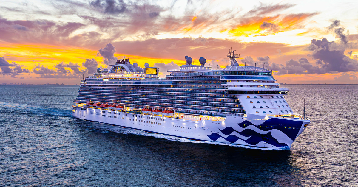 dress code on sky princess SEA DAY and 1st Formal Night SKY PRINCESS