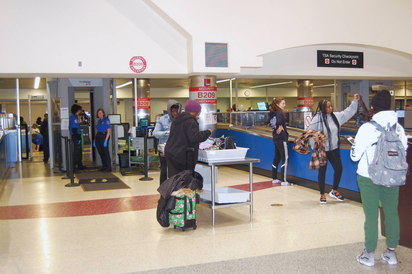 TSA Is Filming Passengers At One U.S. Airport In A New Experiment To ...