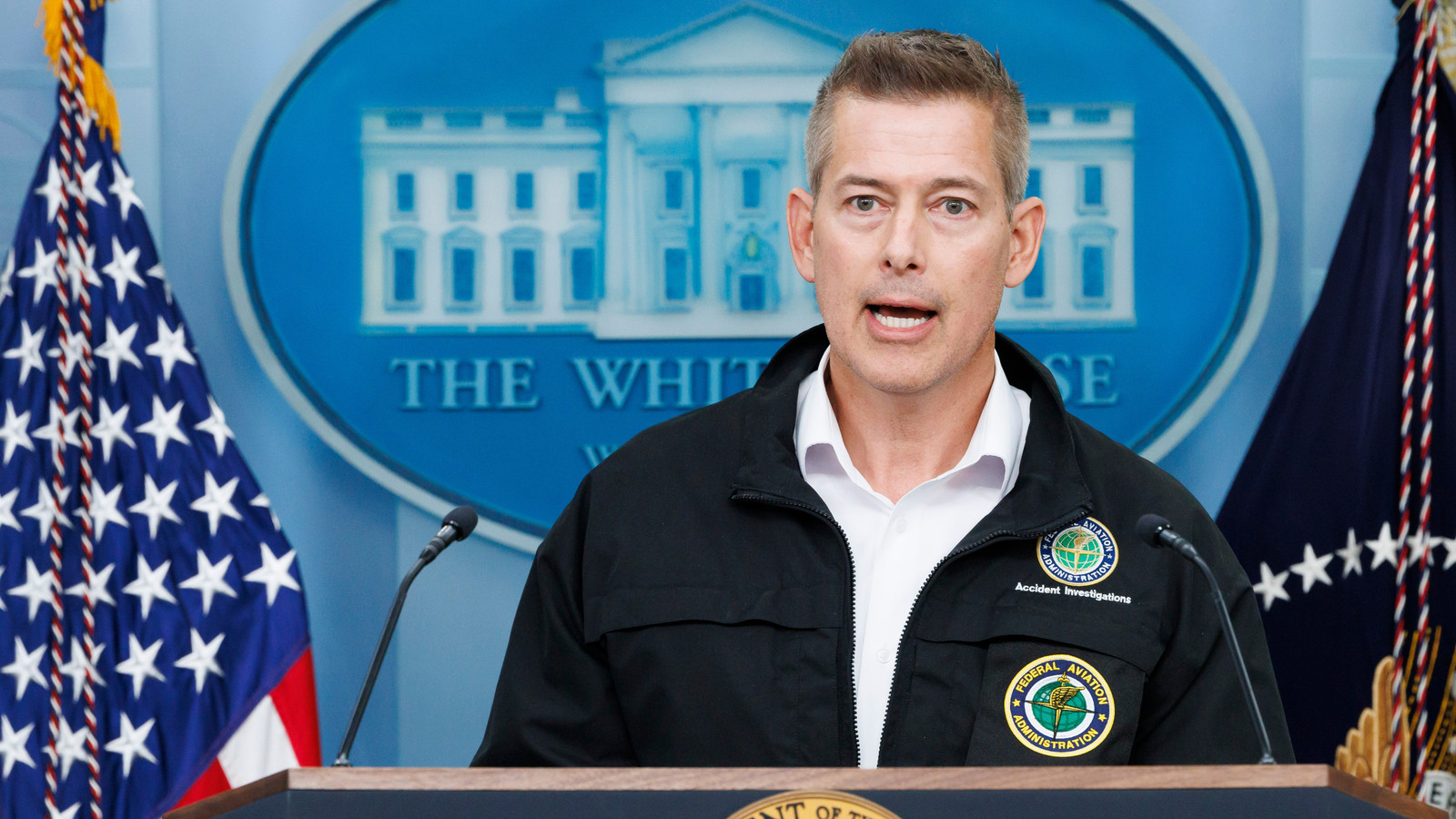 U.S. Transportation Secretary Proposes New Fee For Airline Passengers ...