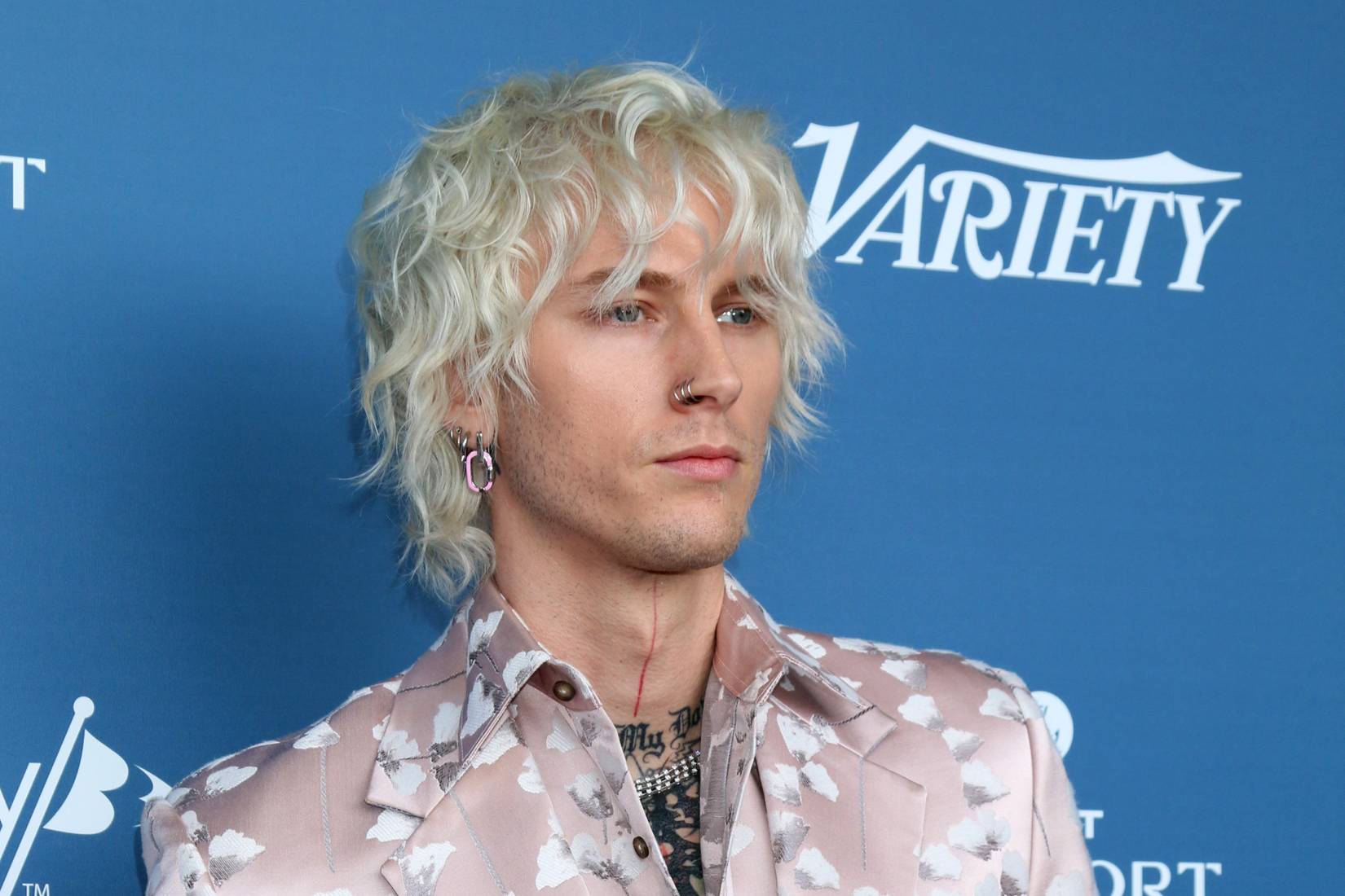 TSA's Strict Ban On Major American Celebrity Forces Him To Wait In ...