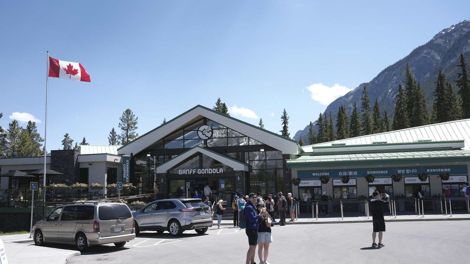 Banff National Park Announces New Bans On Long Weekends