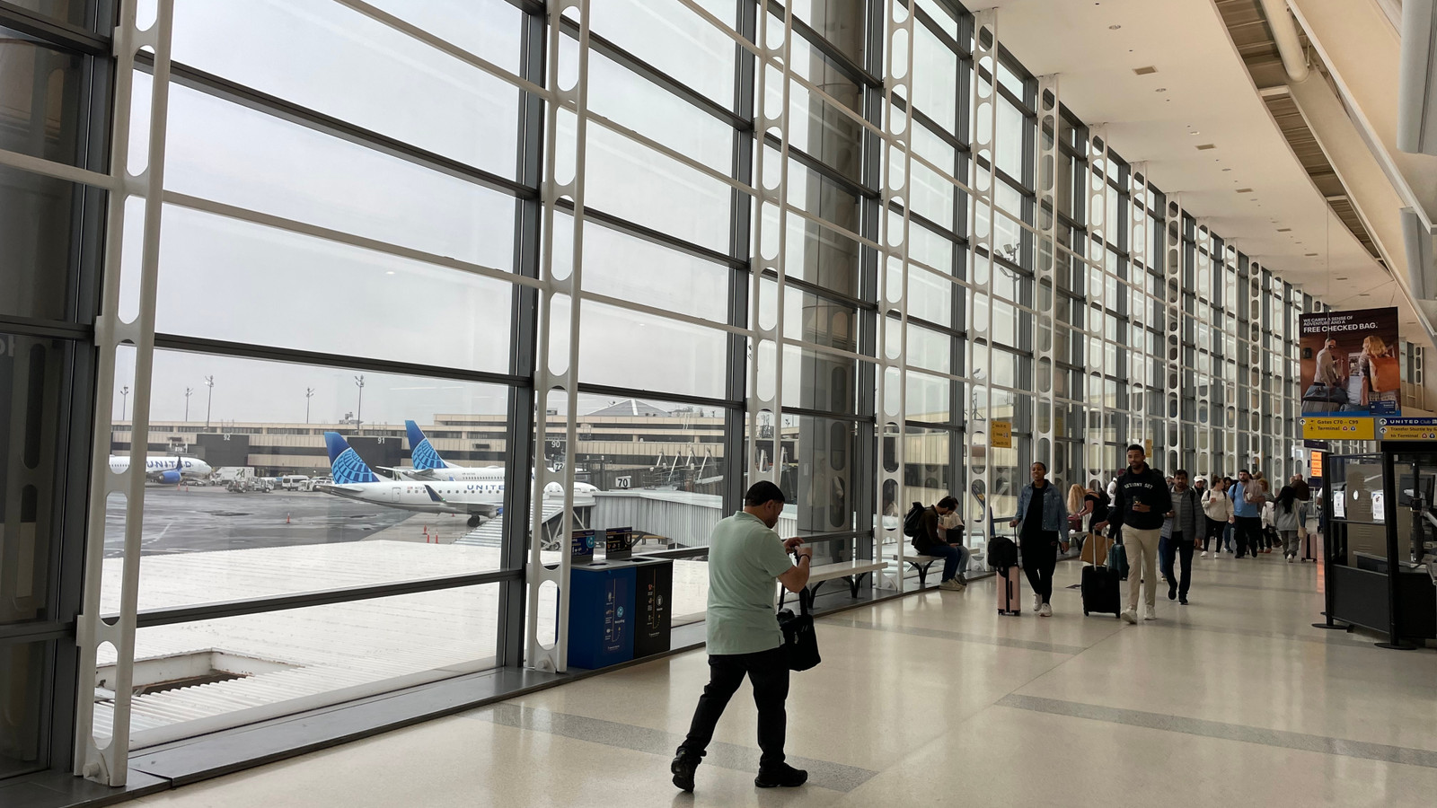 United Airlines' Major Hub Is Unrecognizable After Transforming Into "Terminal Sea" Due To Flood Issue