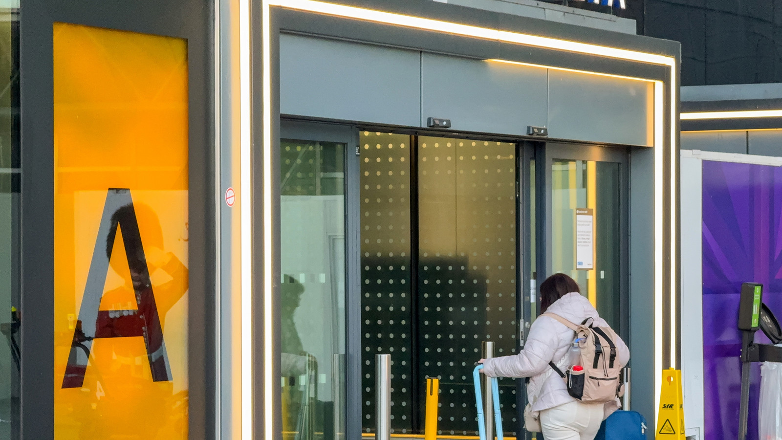 Delta Air Lines Flight Attendants Enforce "Rule 7 Refusal To Transport" Over Laptop Incident: Pilot Tells Passengers Celebrity Was Being Kicked Off