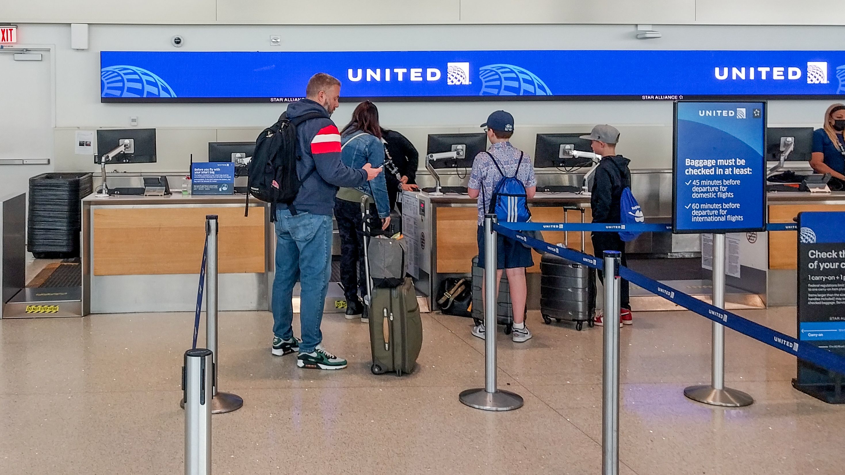 United Airlines Tells Passenger To Delete Social Media Complaint After SFO Employee Refuses To Return His Lost iPad