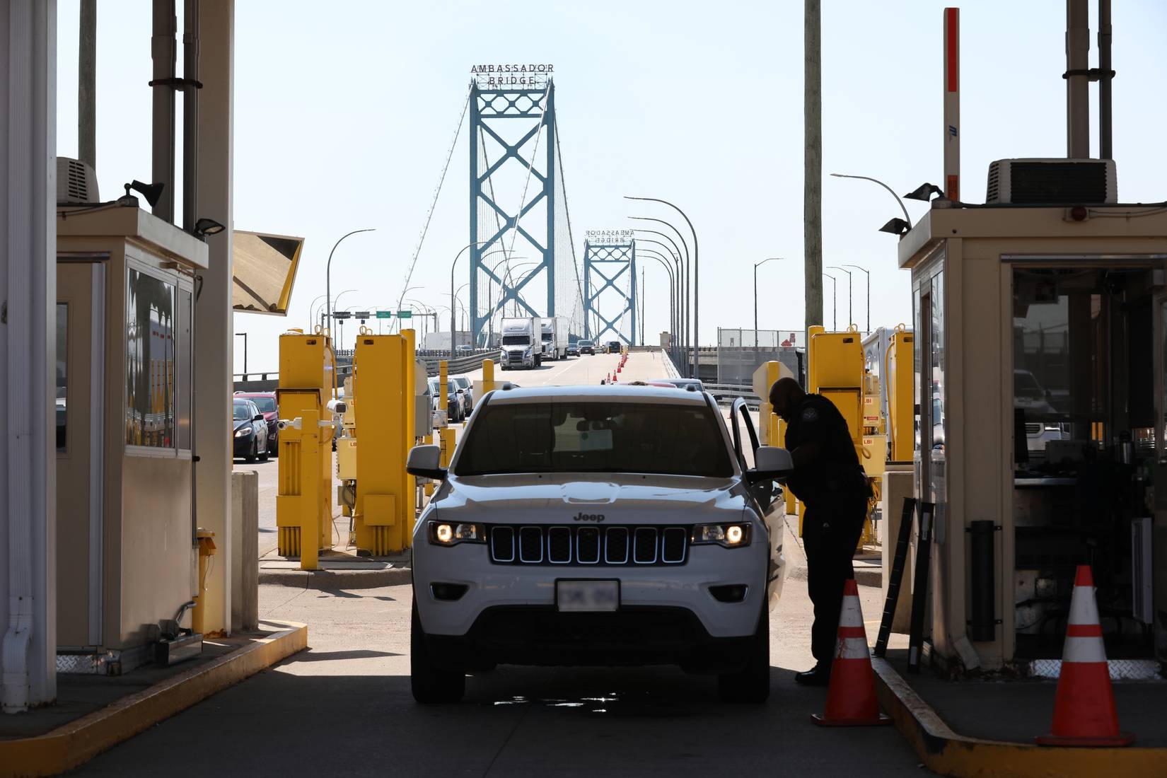 U.S.-Canada's Busiest Border Crossing To Halt All Travel For Hours This ...