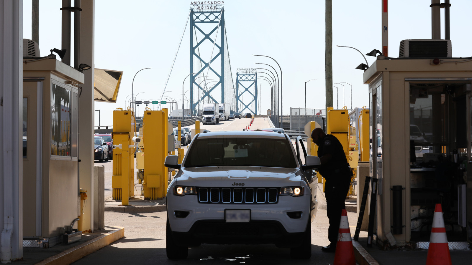 Americans Concerned About Paying Hundreds Of Dollars After Canadian Border Agents Deny U.S. Traveler Due To Incident From 26 Years Ago