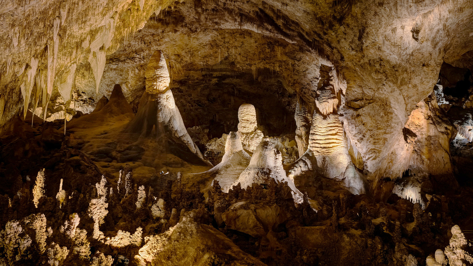 America's Most Underrated Natural Wonder Of 2026 Is An Uncrowded Giant 750 Feet Underground