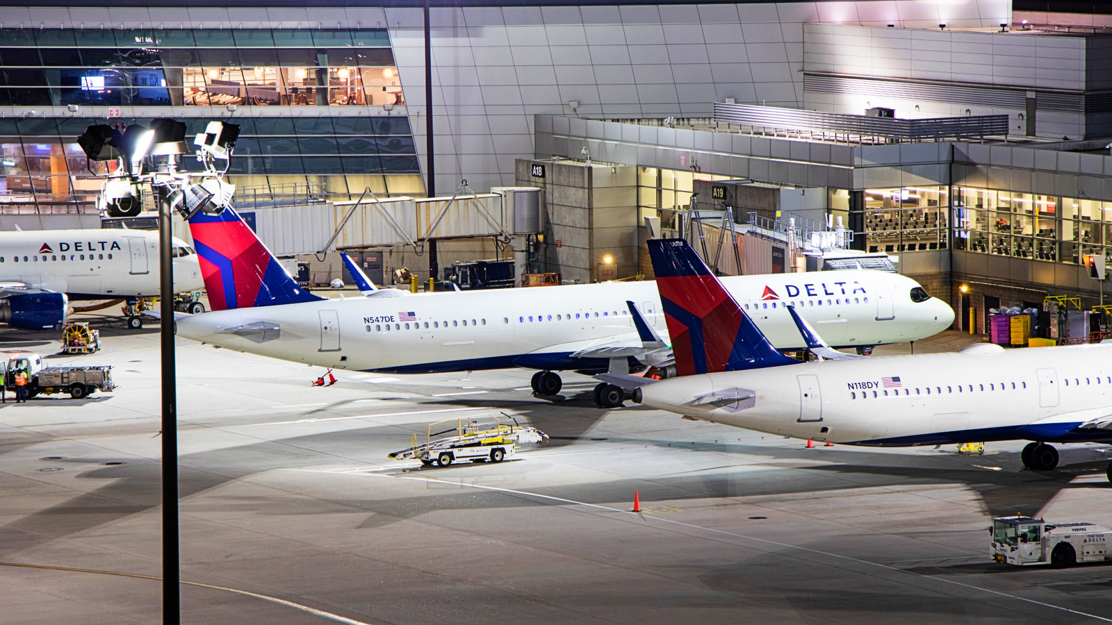 NTSB Blames American Airlines Pilots For Near-Collision With Delta Aircraft At Boston Logan Airport